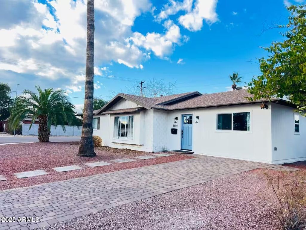 Photo of 8602 E Cambridge Avenue, Scottsdale, AZ 85257 (MLS # 6947683)