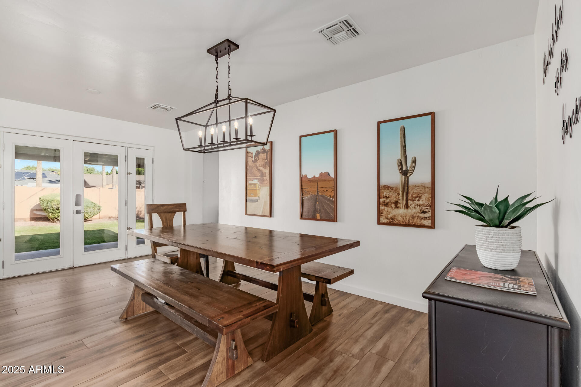 8602 E CAMBRIDGE Avenue