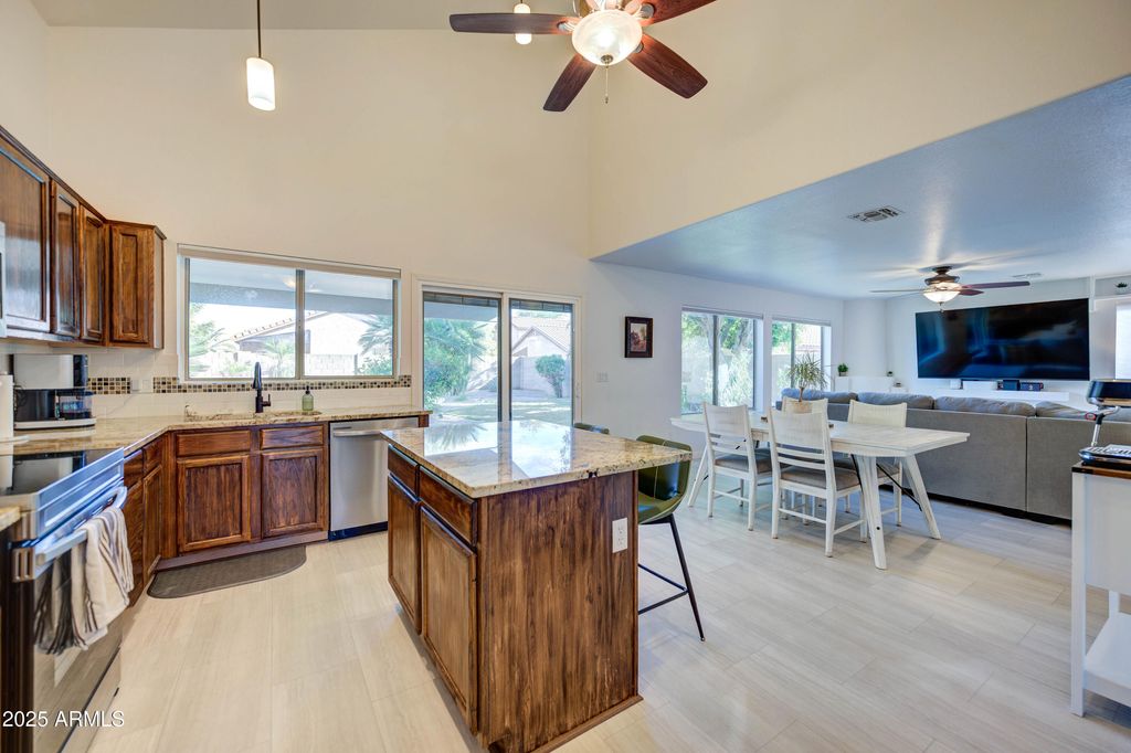 Photo of 1337 N Thunderbird Court, Gilbert, AZ 85234 (MLS # 6952296)