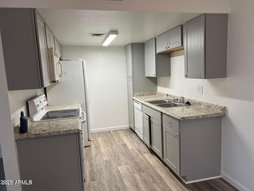 860 E BROWN Road 53