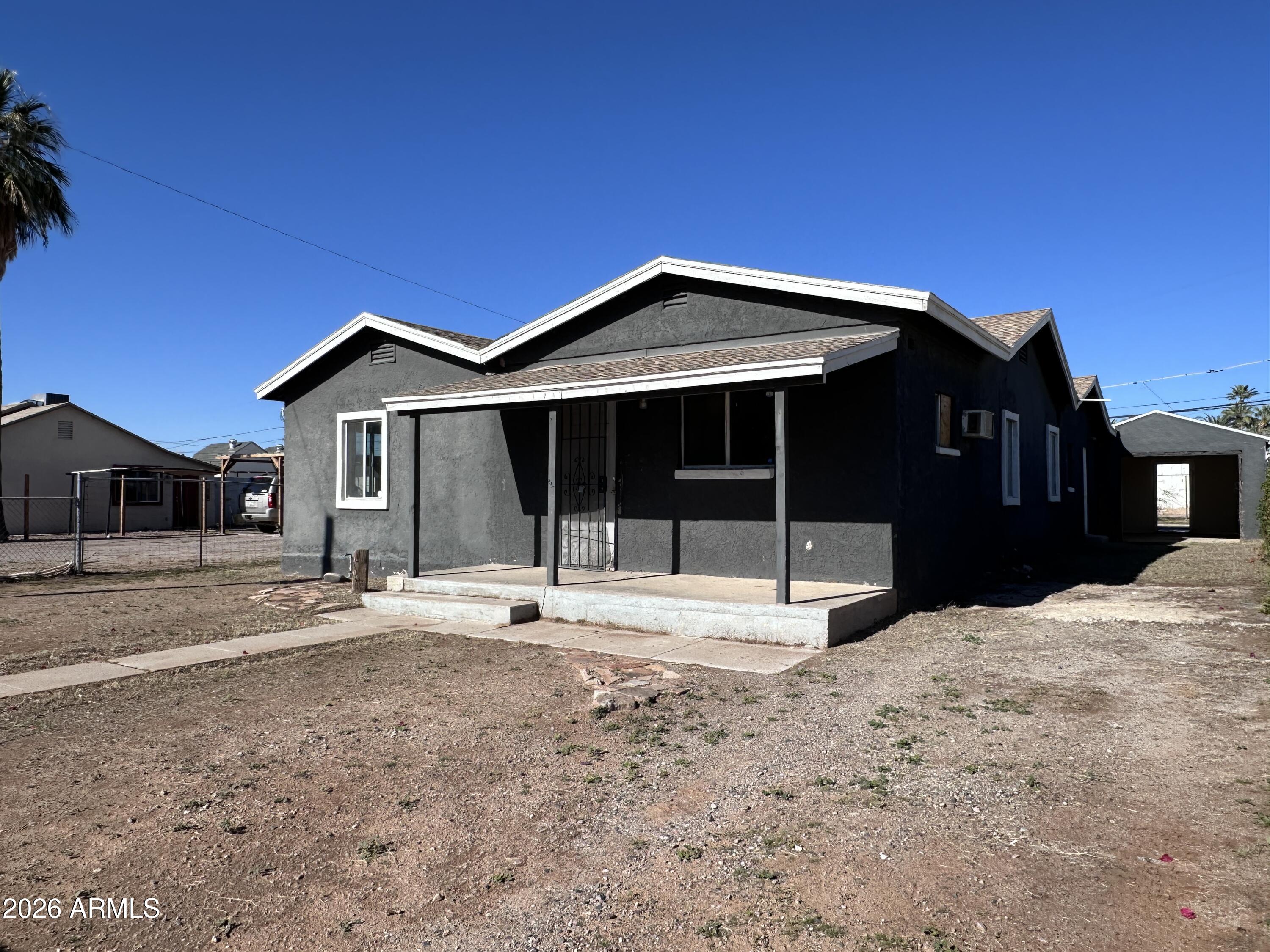 352 W ROOSEVELT Avenue