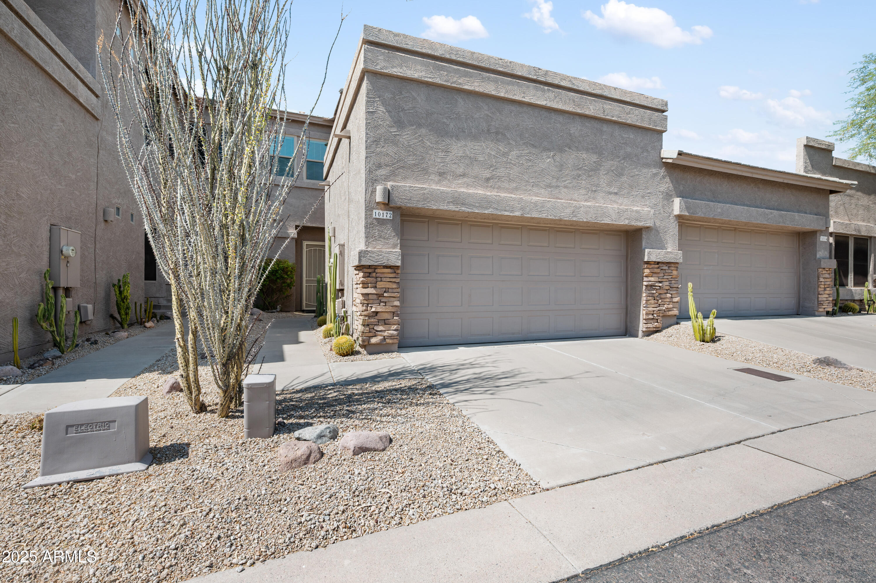 10172 E DINOSAUR RIDGE Road