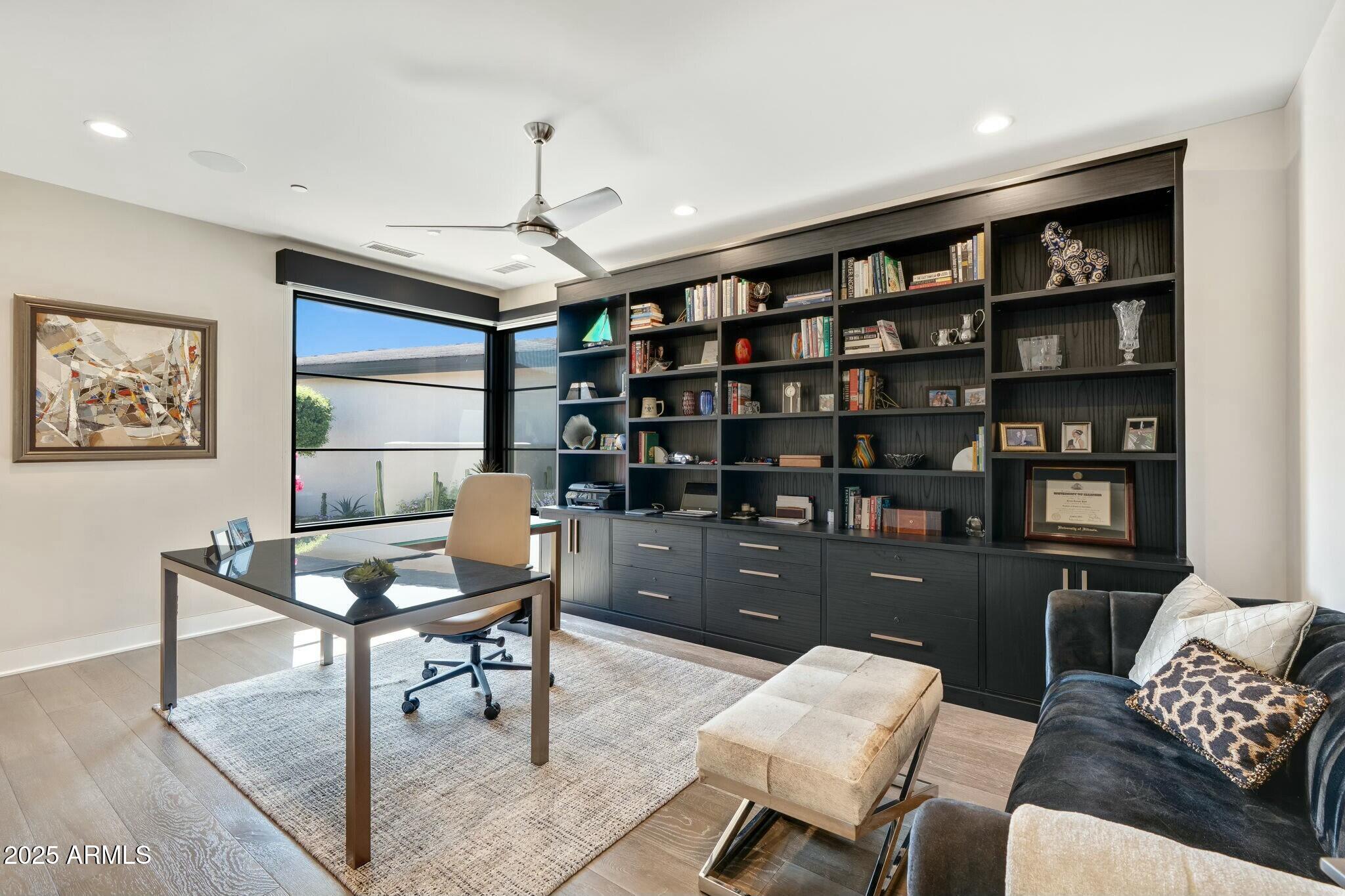 Paradise Valley, Arizona 85253, United States, 3 Bedrooms Bedrooms, ,4 BathroomsBathrooms,Residential,Pending,105921