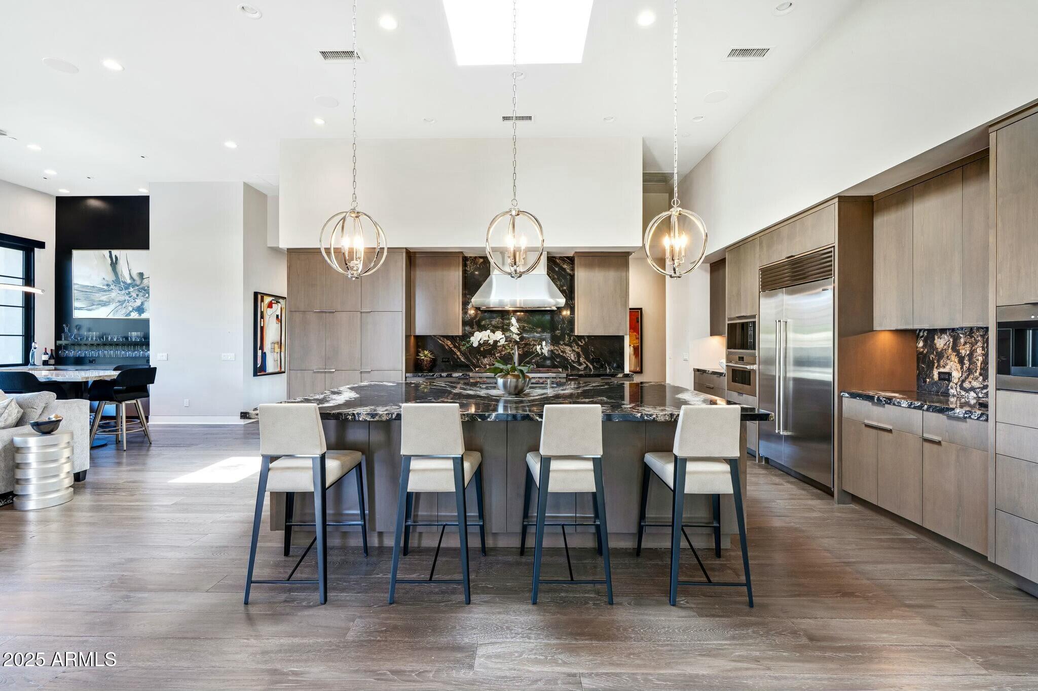 Paradise Valley, Arizona 85253, United States, 3 Bedrooms Bedrooms, ,4 BathroomsBathrooms,Residential,Pending,105921