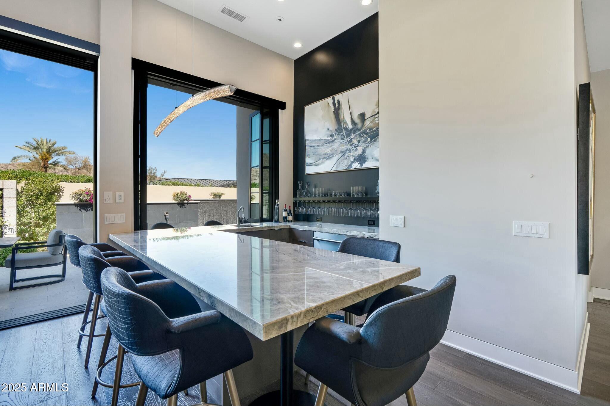 Paradise Valley, Arizona 85253, United States, 3 Bedrooms Bedrooms, ,4 BathroomsBathrooms,Residential,Pending,105921