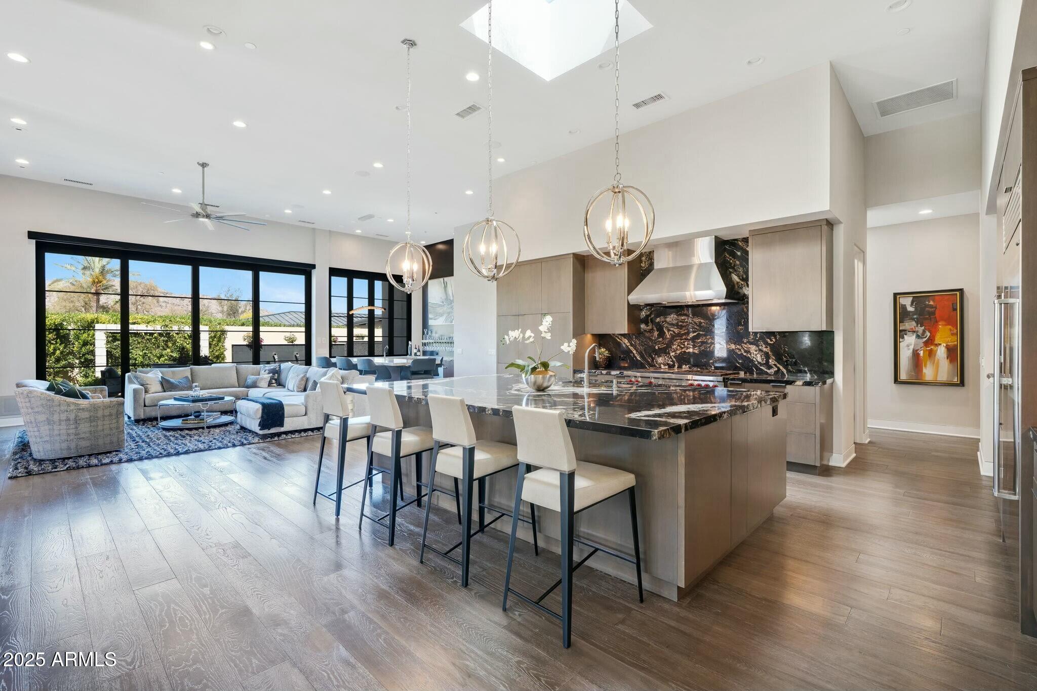 Paradise Valley, Arizona 85253, United States, 3 Bedrooms Bedrooms, ,4 BathroomsBathrooms,Residential,Pending,105921