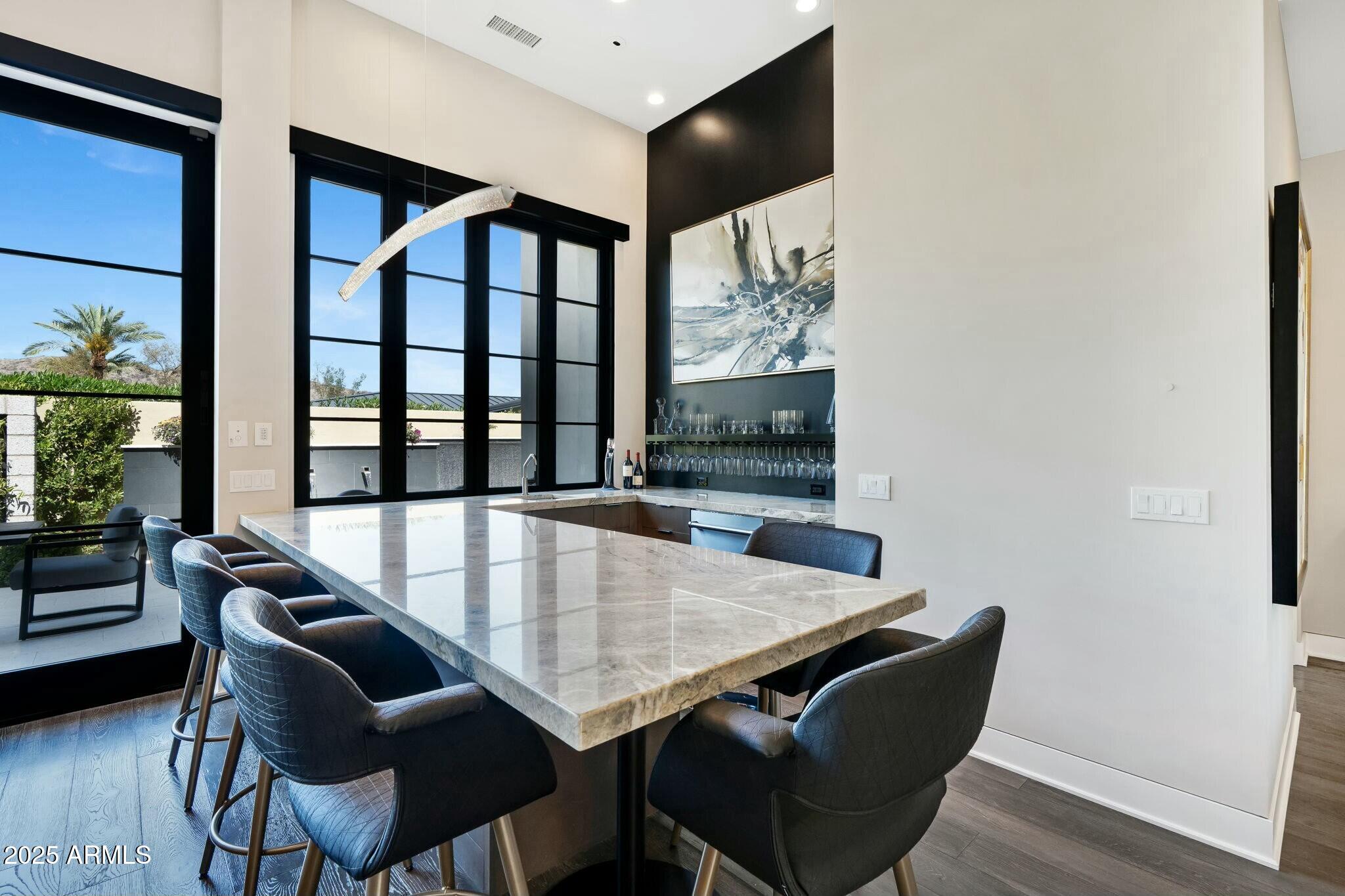 Paradise Valley, Arizona 85253, United States, 3 Bedrooms Bedrooms, ,4 BathroomsBathrooms,Residential,Pending,105921