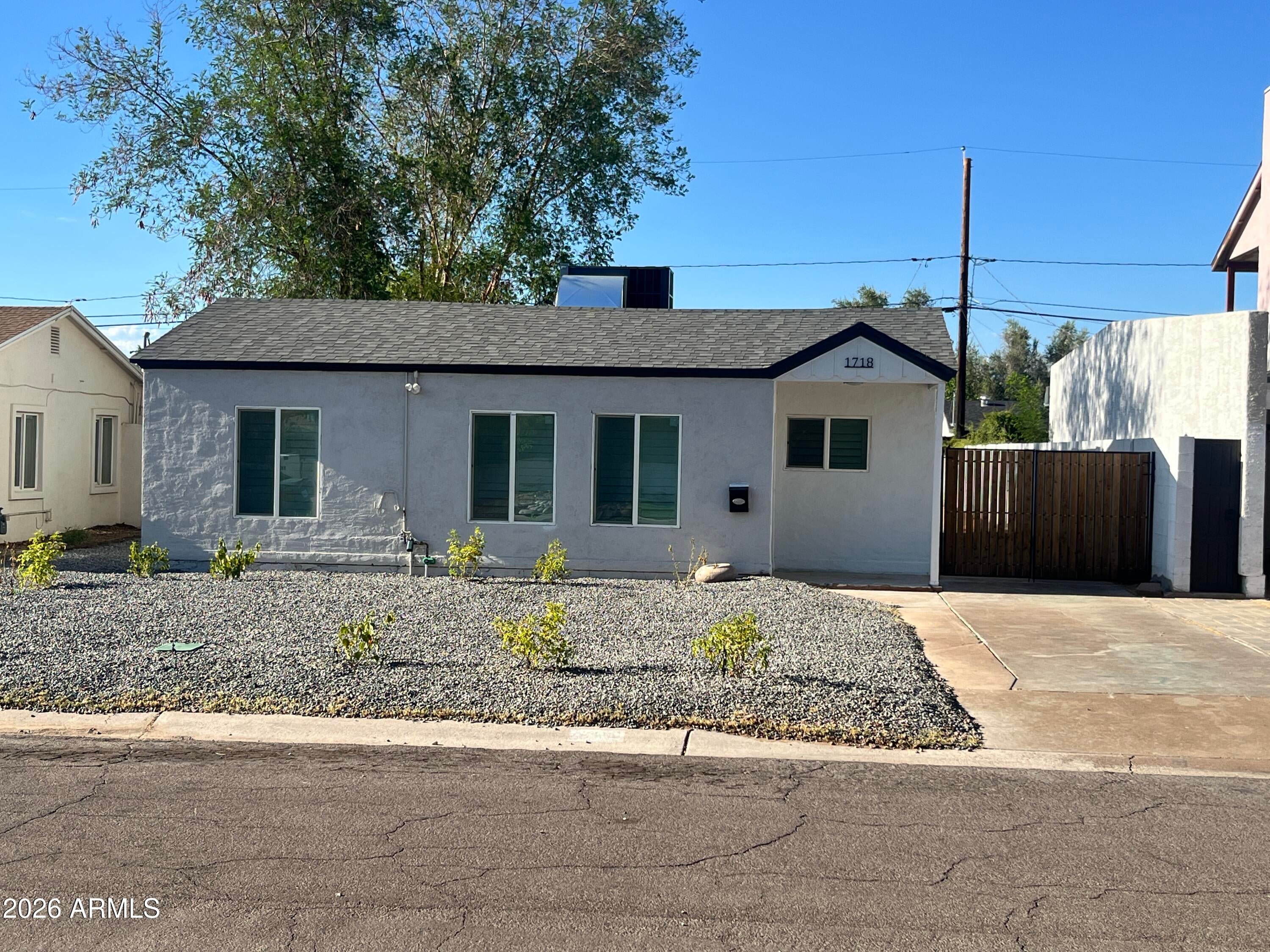 1718 E GLENROSA Avenue