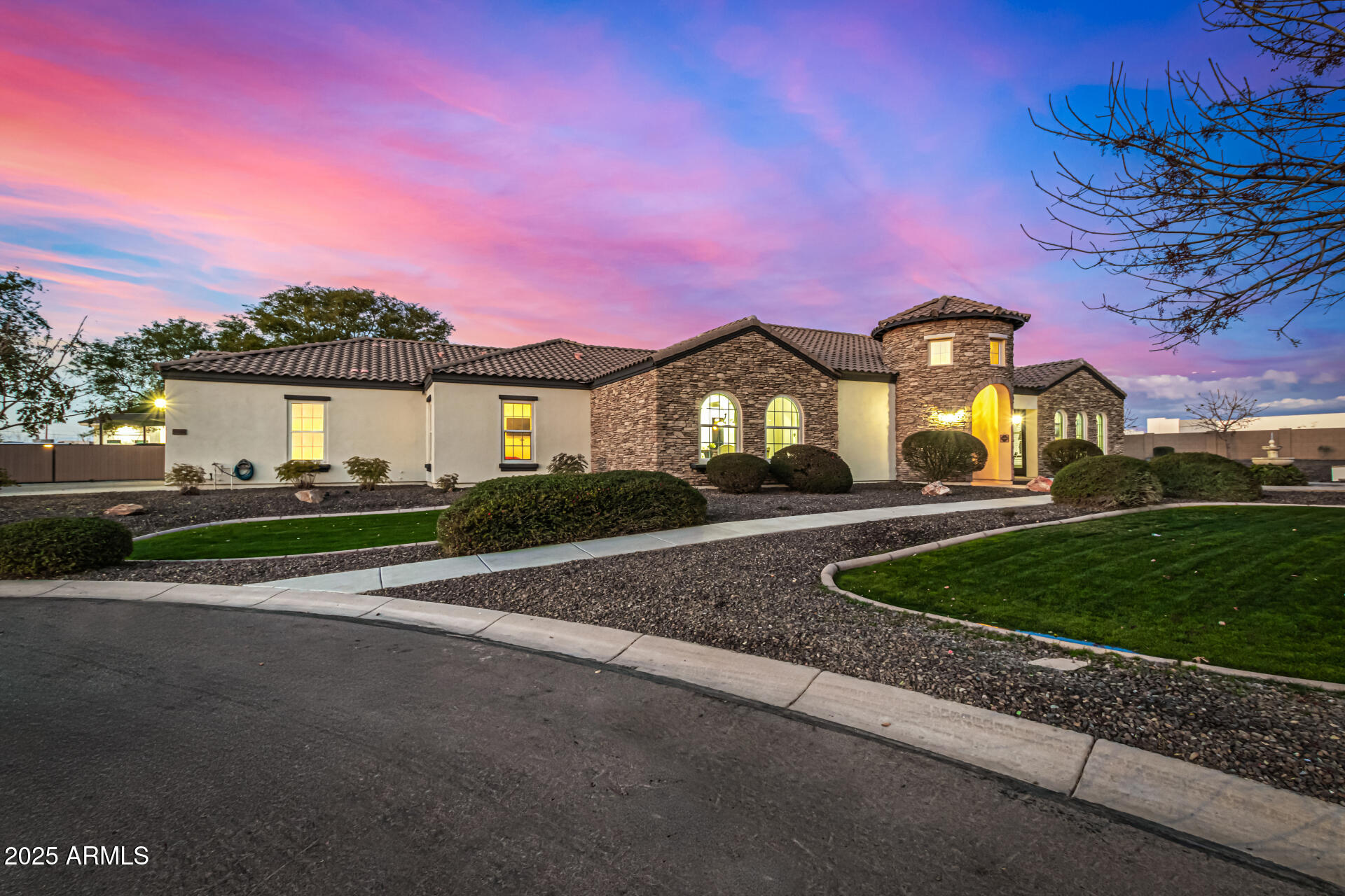 4368 E ESTRELLA Court