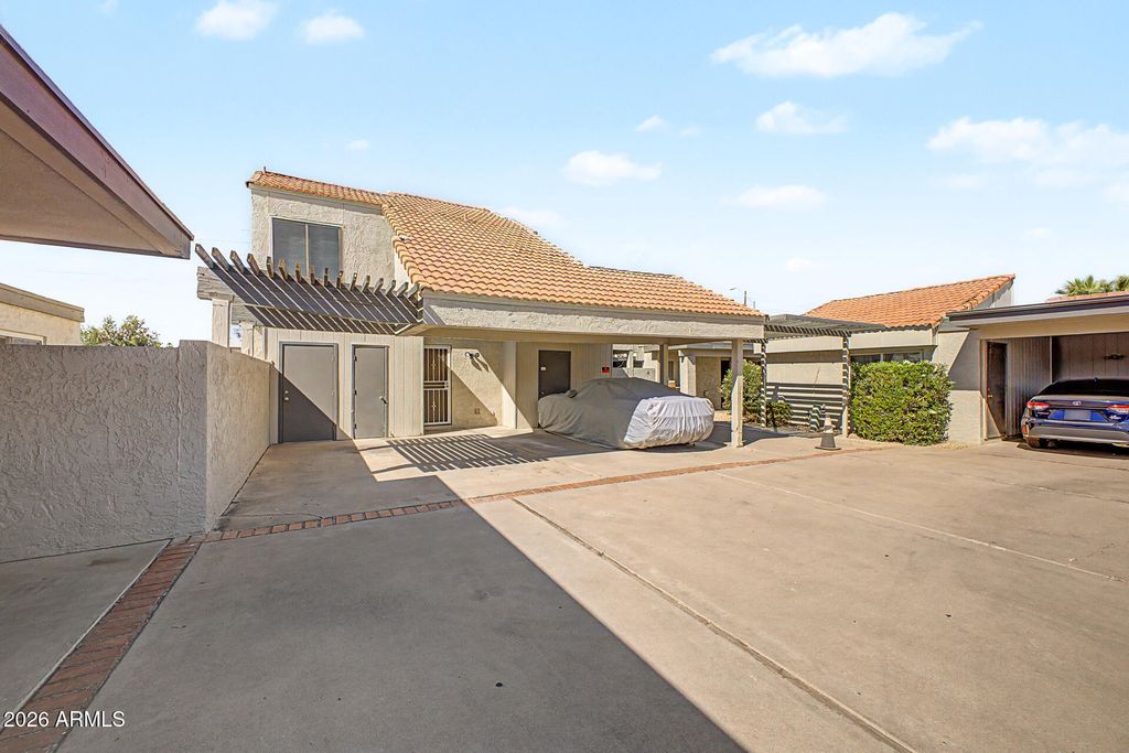 Photo of 2415 W Greenway Road #3, Phoenix, AZ 85023 (MLS # 7013448)