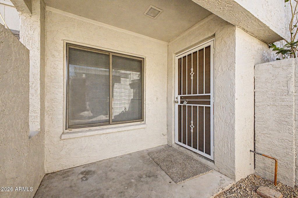 Photo of 2415 W Greenway Road #3, Phoenix, AZ 85023 (MLS # 7013448)