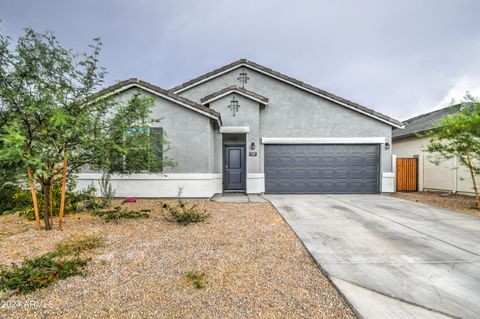 Single Family Residence in Casa Grande AZ 1157 PARADISE Way.jpg