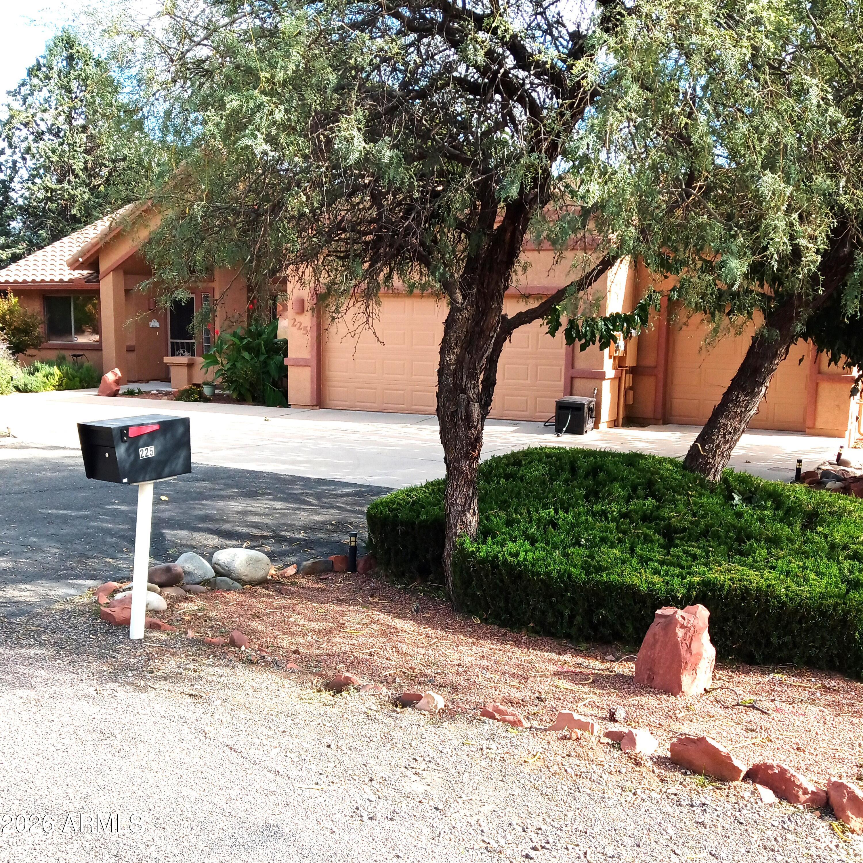 225 BELL ROCK Boulevard