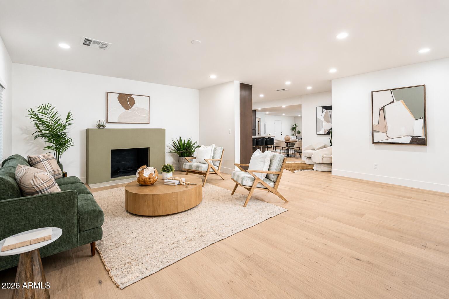 150 W PIERSON Street