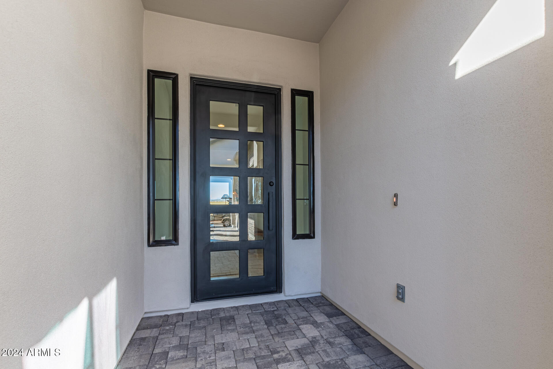 2606 E VIRGINIA Circle