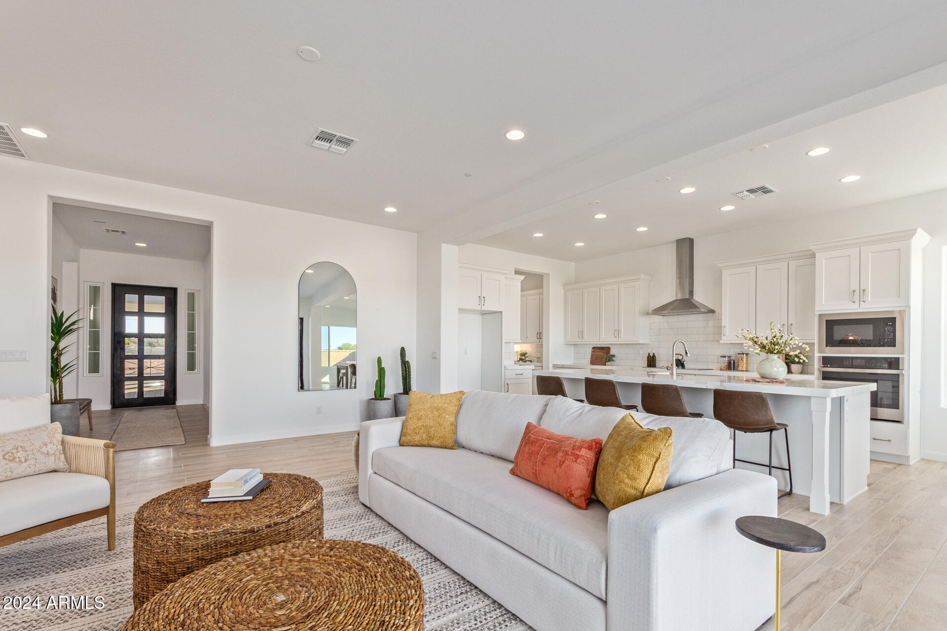 2606 E VIRGINIA Circle