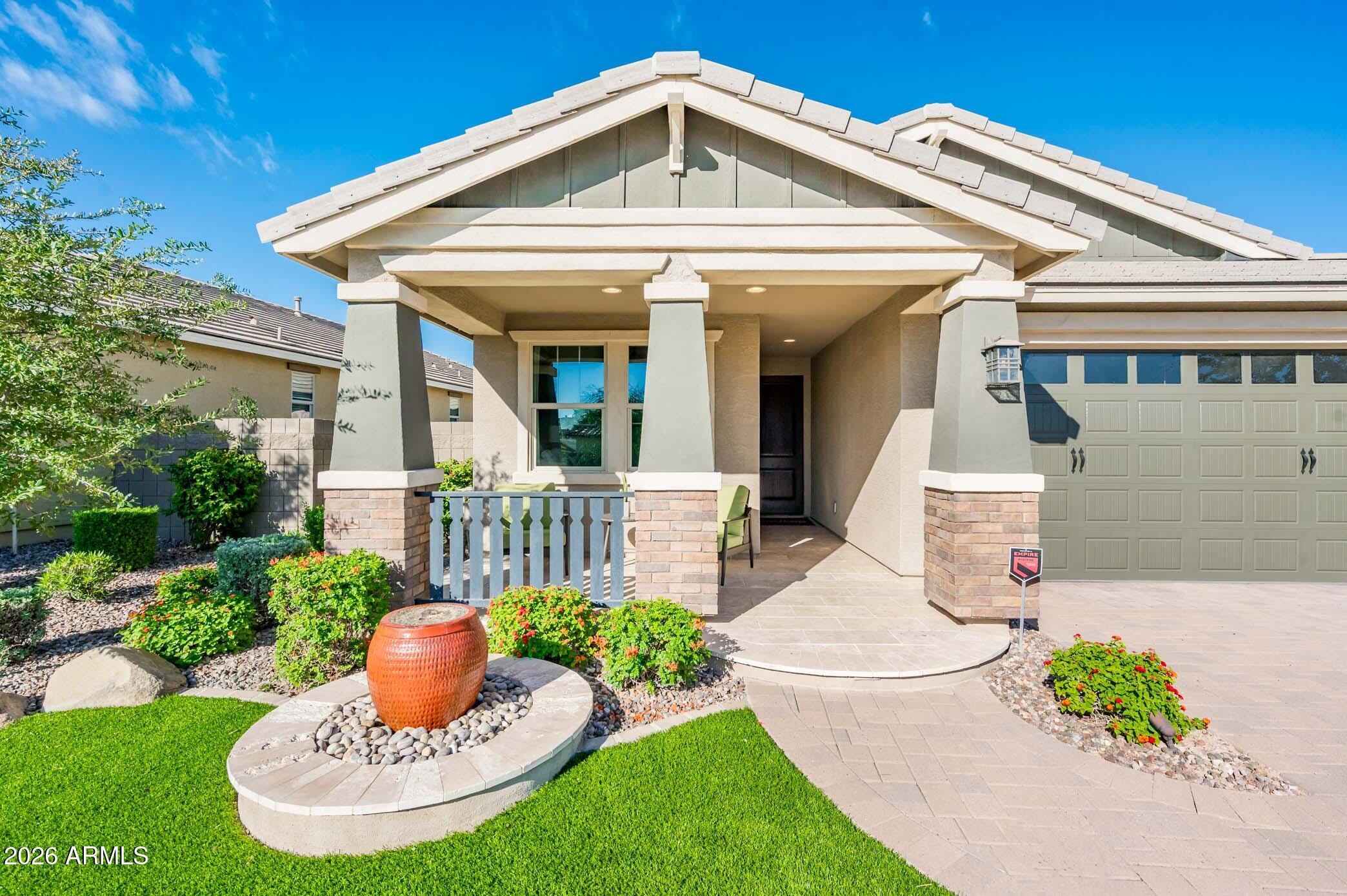 34812 N ARCADIA Drive