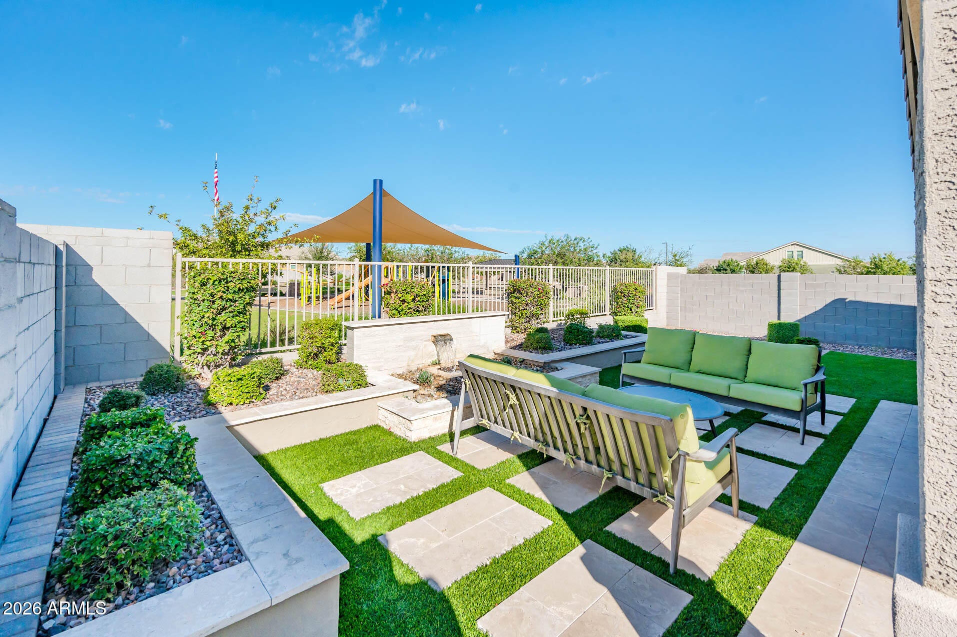 34812 N ARCADIA Drive