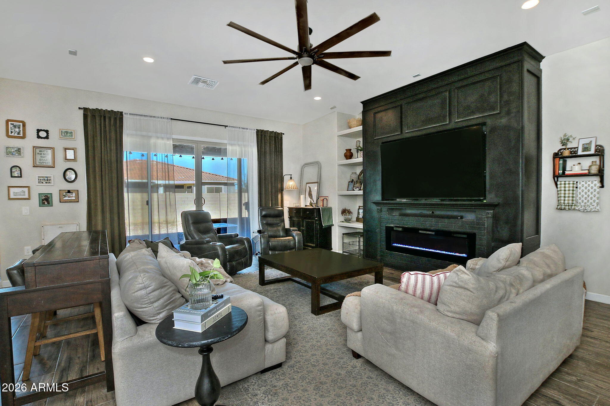 21778 E VIA DE ARBOLES --