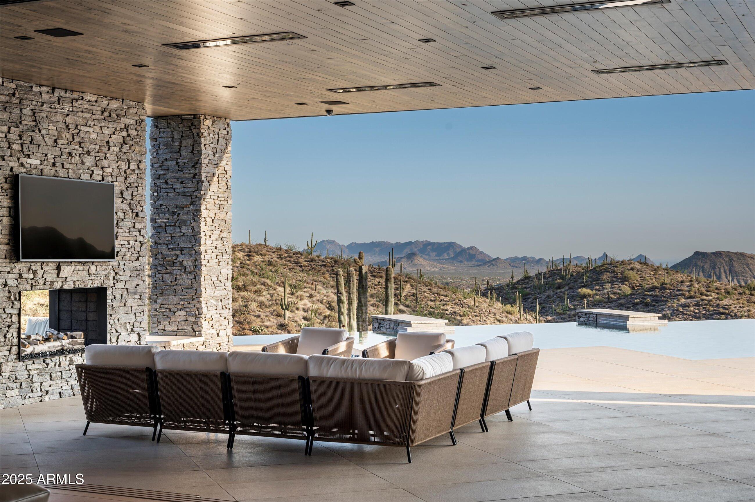 DESERT MOUNTAIN - Residential