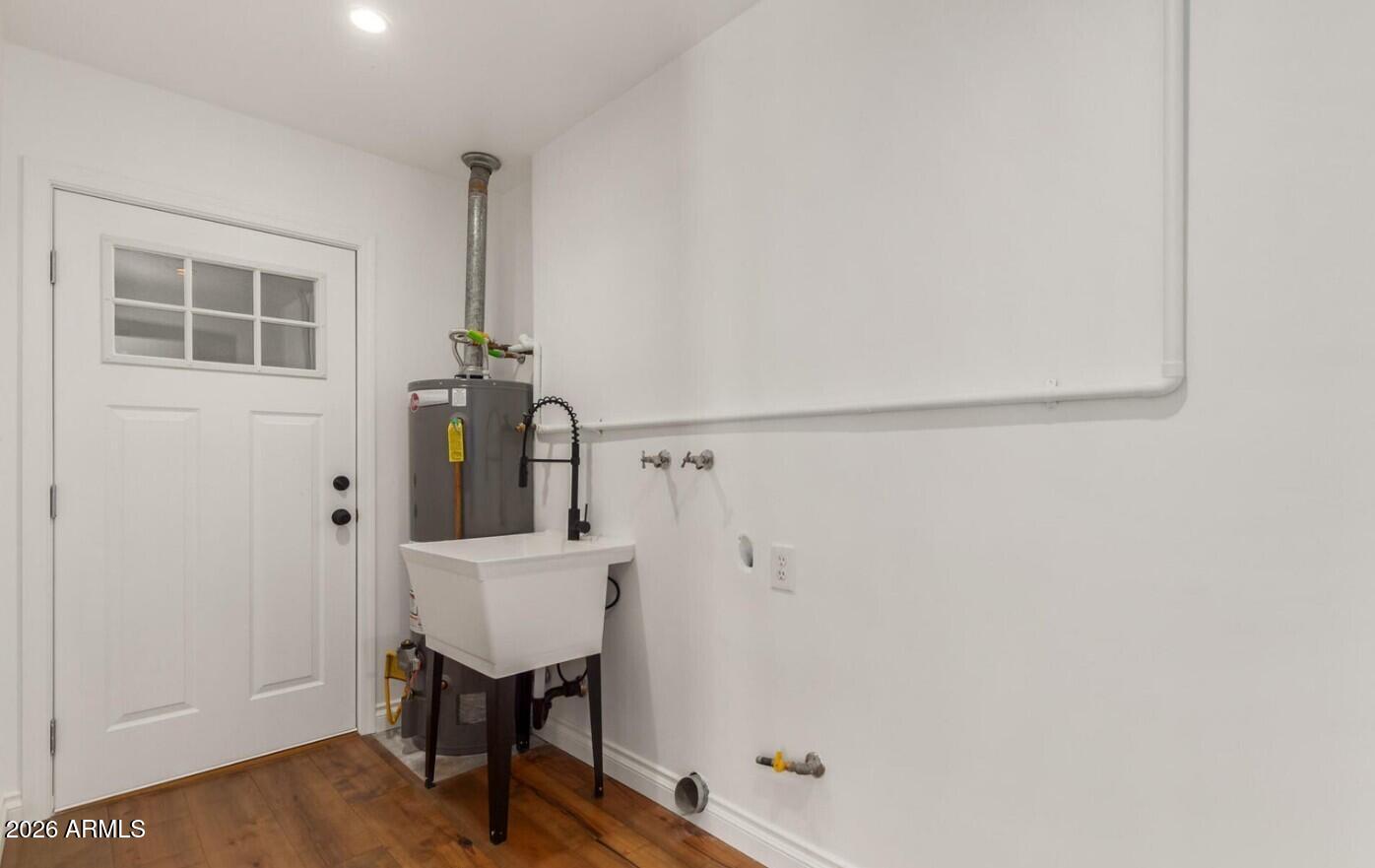 MARILYN ANN UNIT 1 - Residential