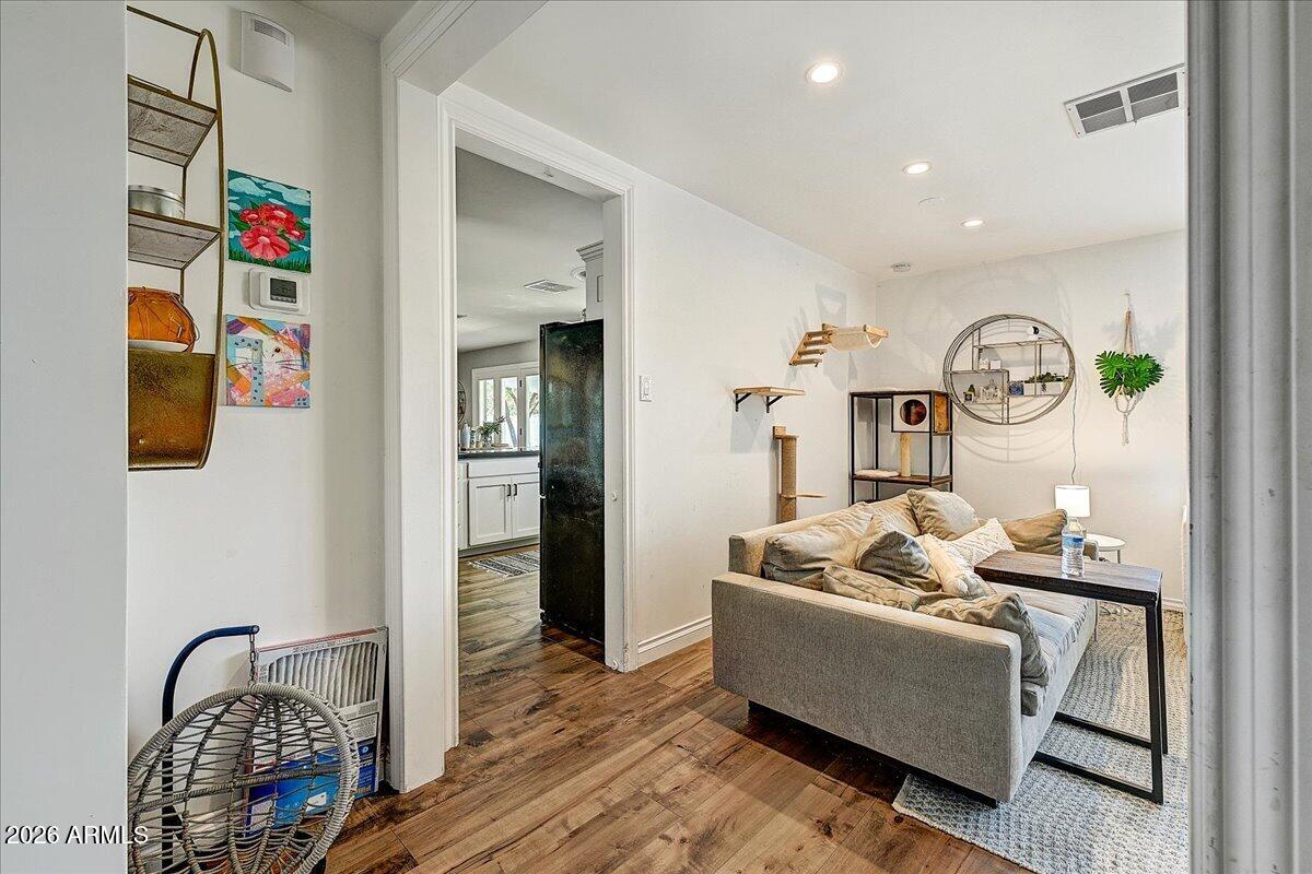MARILYN ANN UNIT 1 - Residential