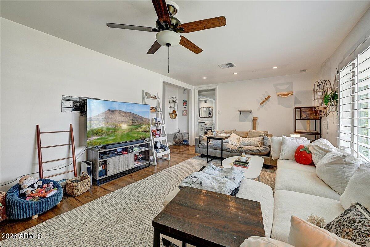 MARILYN ANN UNIT 1 - Residential