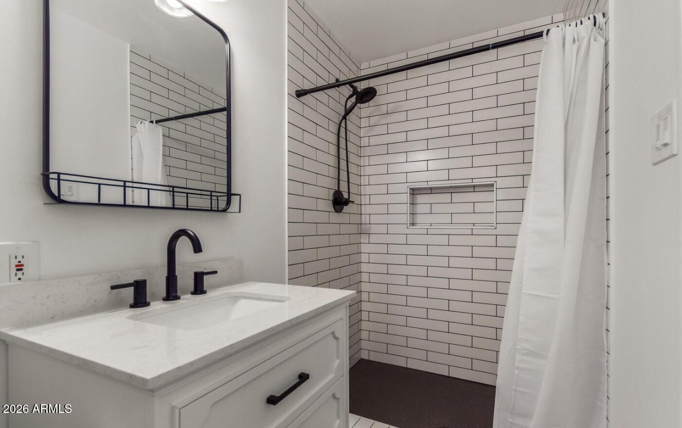 MARILYN ANN UNIT 1 - Residential
