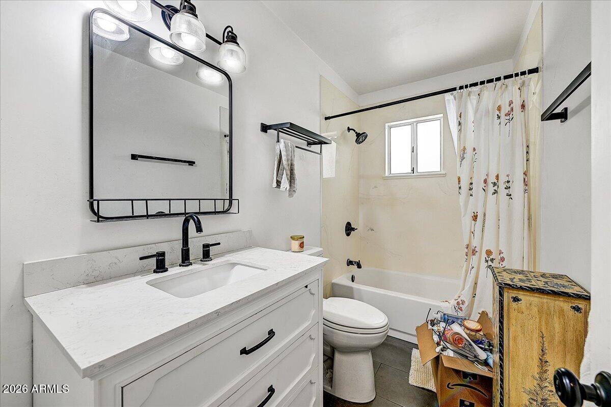 MARILYN ANN UNIT 1 - Residential