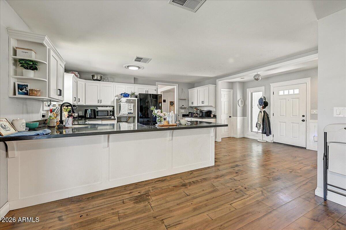 MARILYN ANN UNIT 1 - Residential