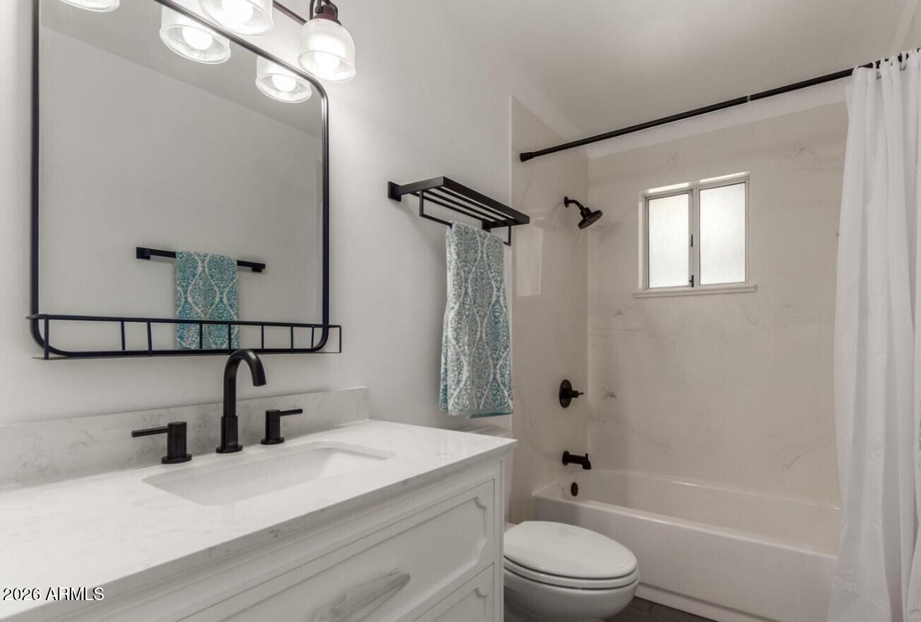 MARILYN ANN UNIT 1 - Residential