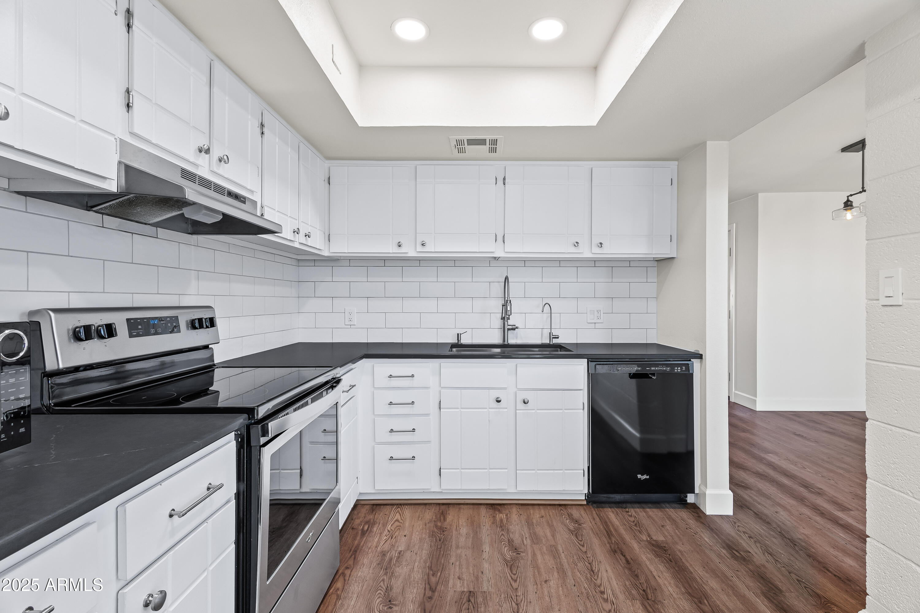 4201 E CAMELBACK Road 100