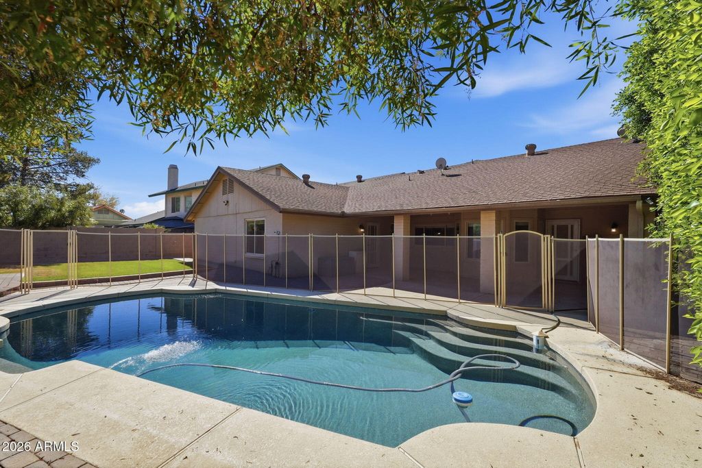 Photo of 1906 E Caroline Lane, Tempe, AZ 85284 (MLS # 6990078)