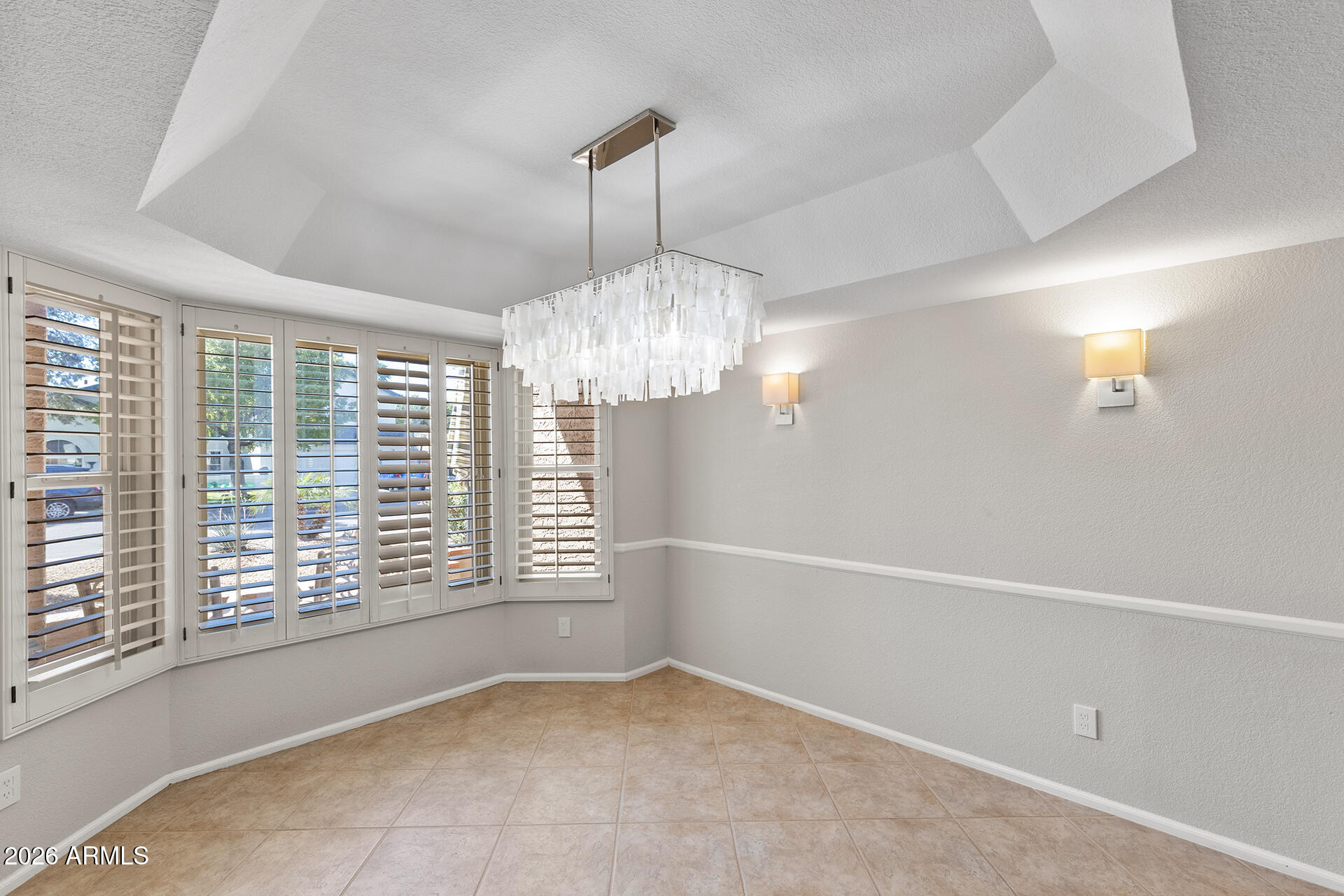 1906 E CAROLINE Lane