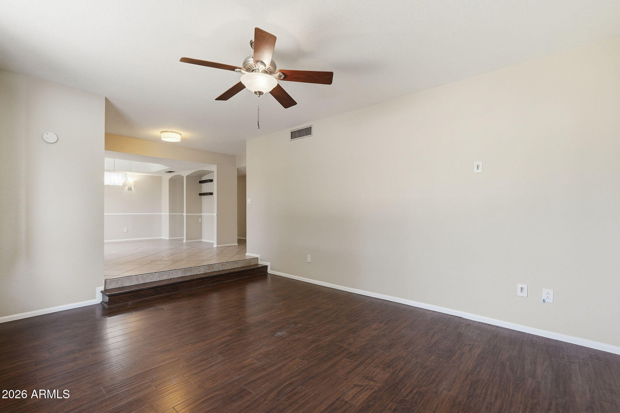 1906 E CAROLINE Lane