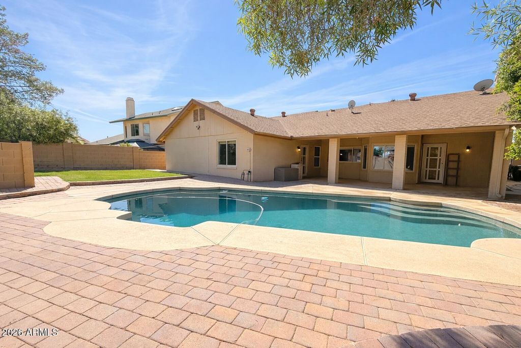 Photo of 1906 E Caroline Lane, Tempe, AZ 85284 (MLS # 6990078)