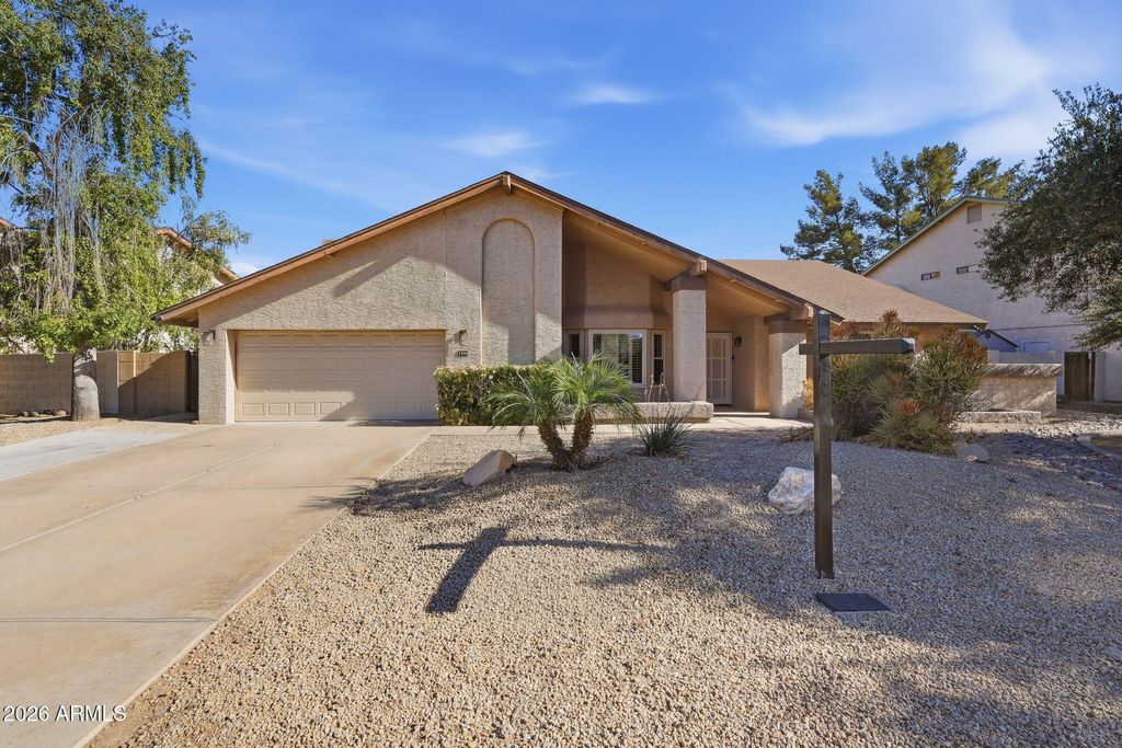 Photo of 1906 E Caroline Lane, Tempe, AZ 85284 (MLS # 6990078)