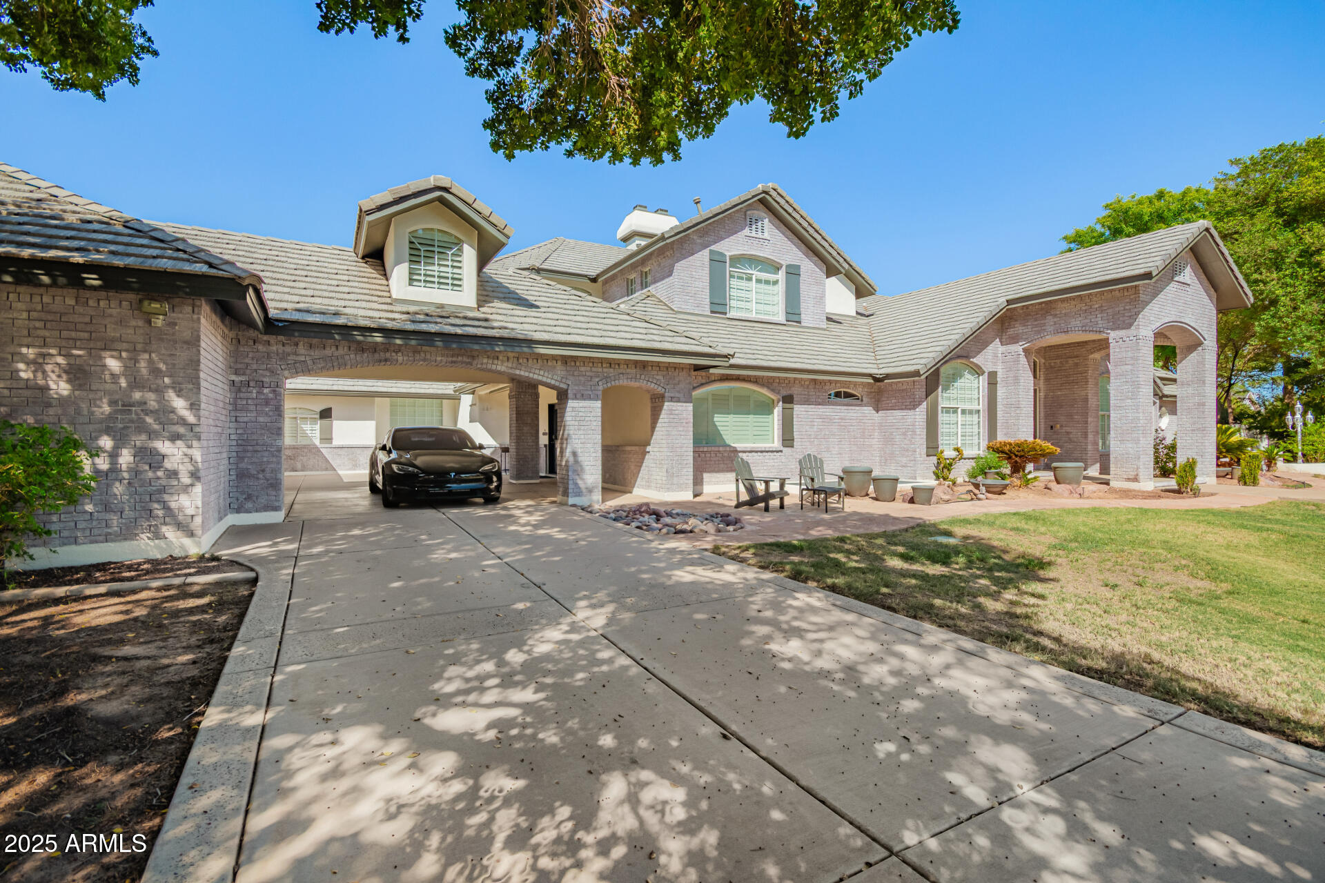 2350 N HALL Circle