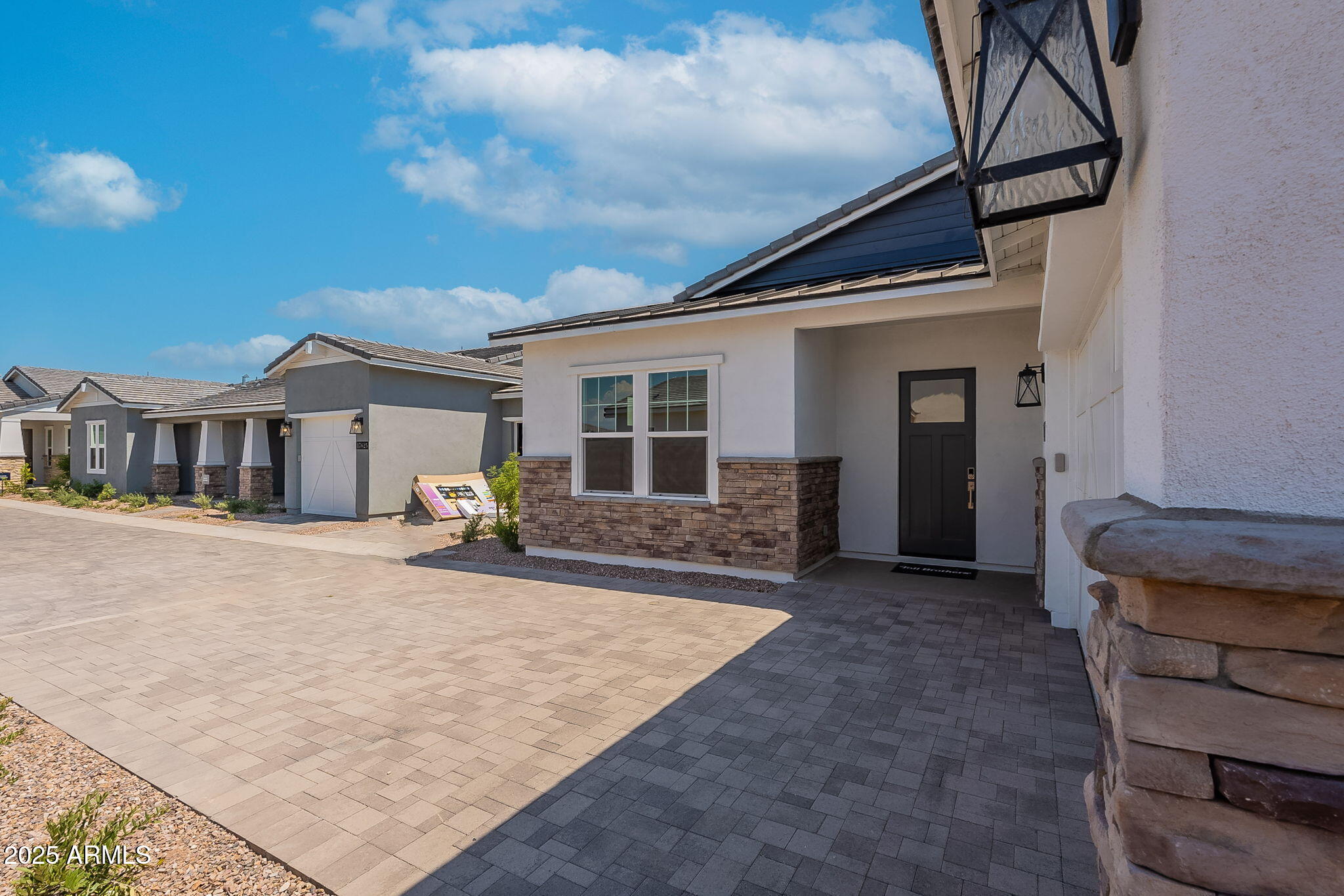 17629 W Middlebury Street