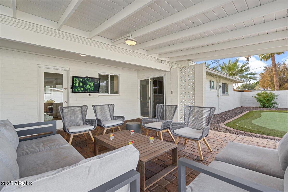 8102 E MULBERRY Street