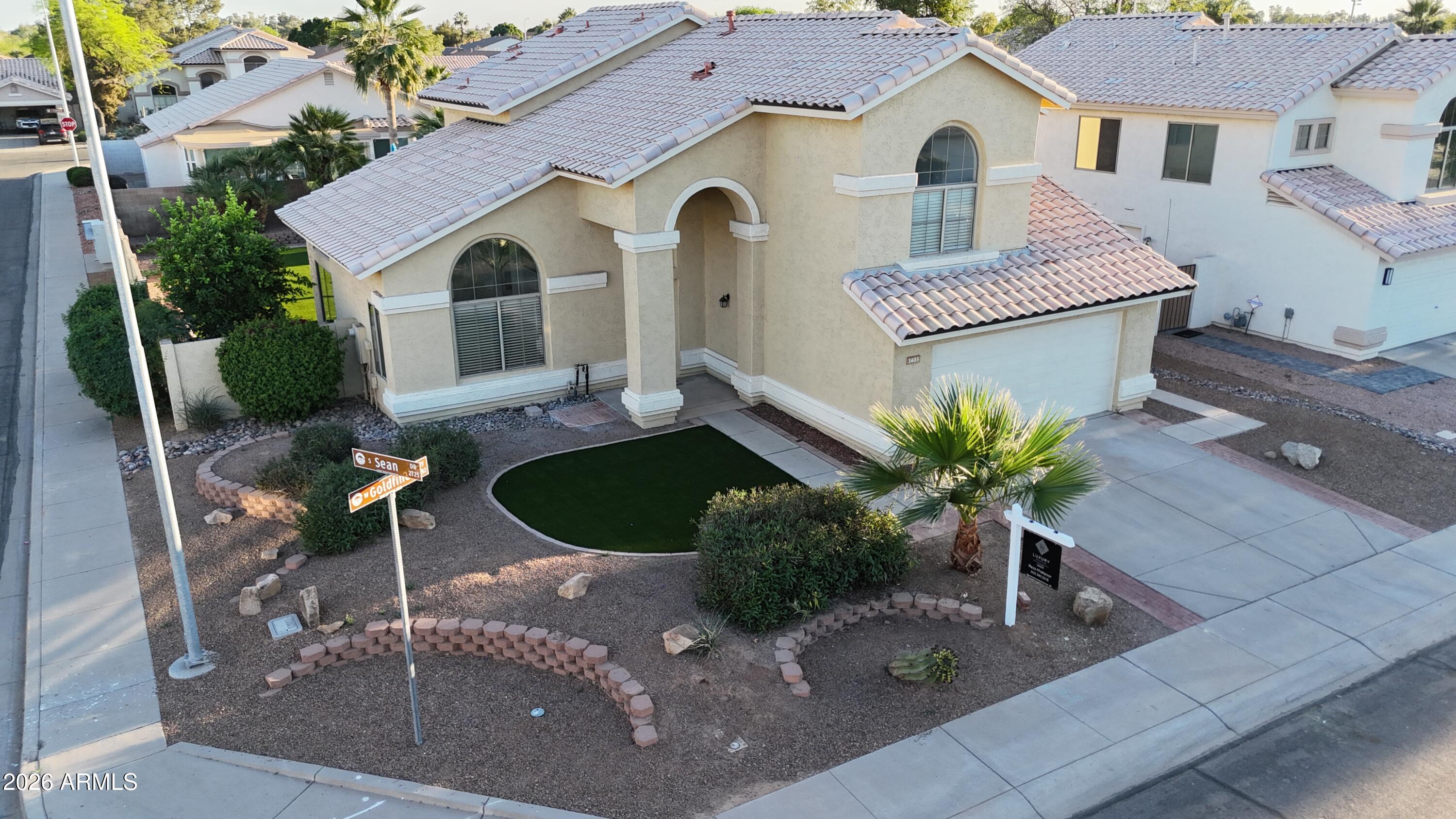 1403 W GOLDFINCH Way