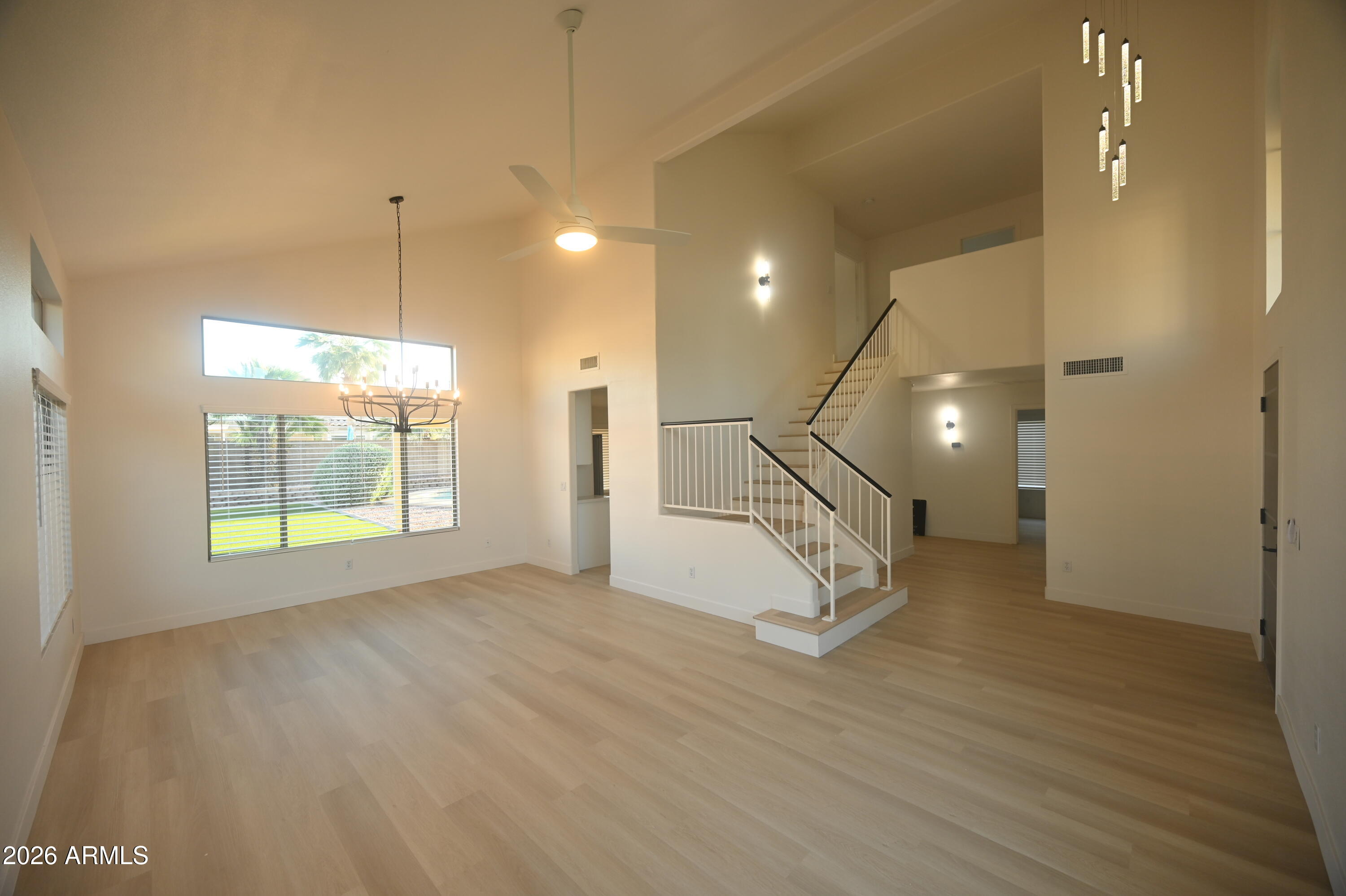 1403 W GOLDFINCH Way