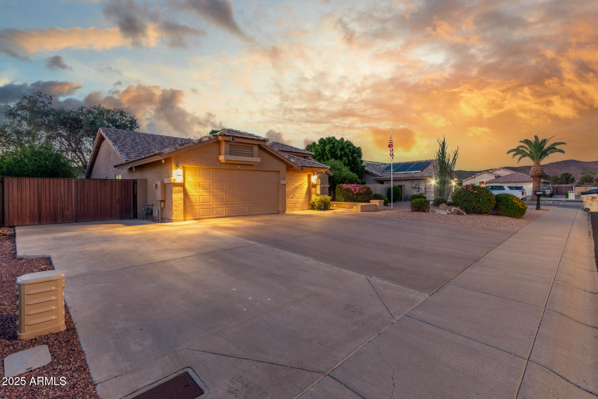 6918 W VILLA HERMOSA -- W