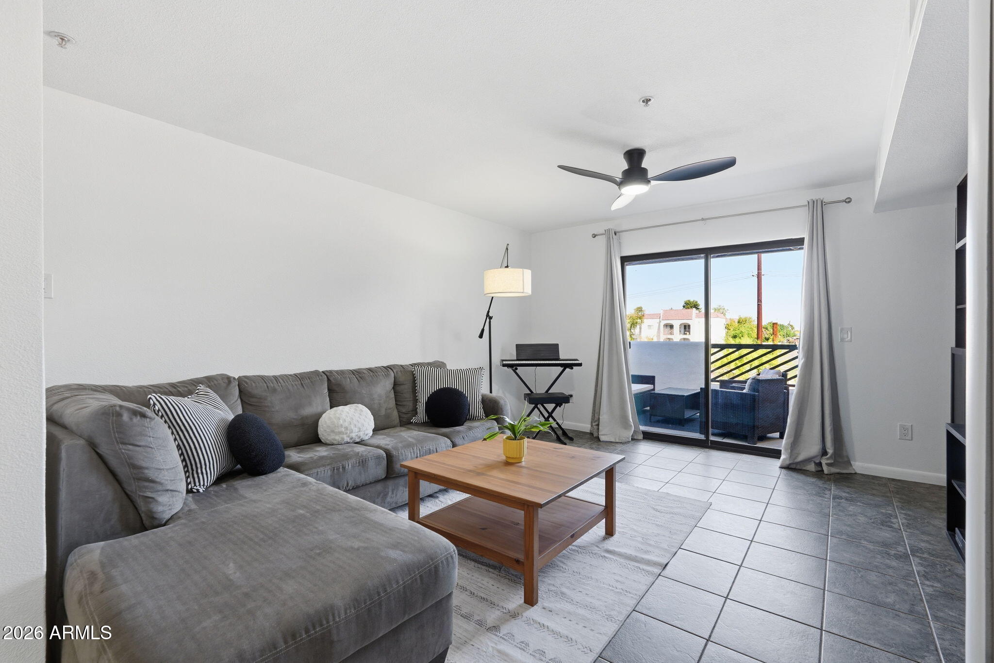 1005 E 8TH Street 2003