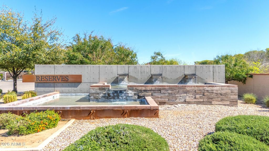 Photo of 1867 E Gillcrest Road, Gilbert, AZ 85298 (MLS # 6993699)