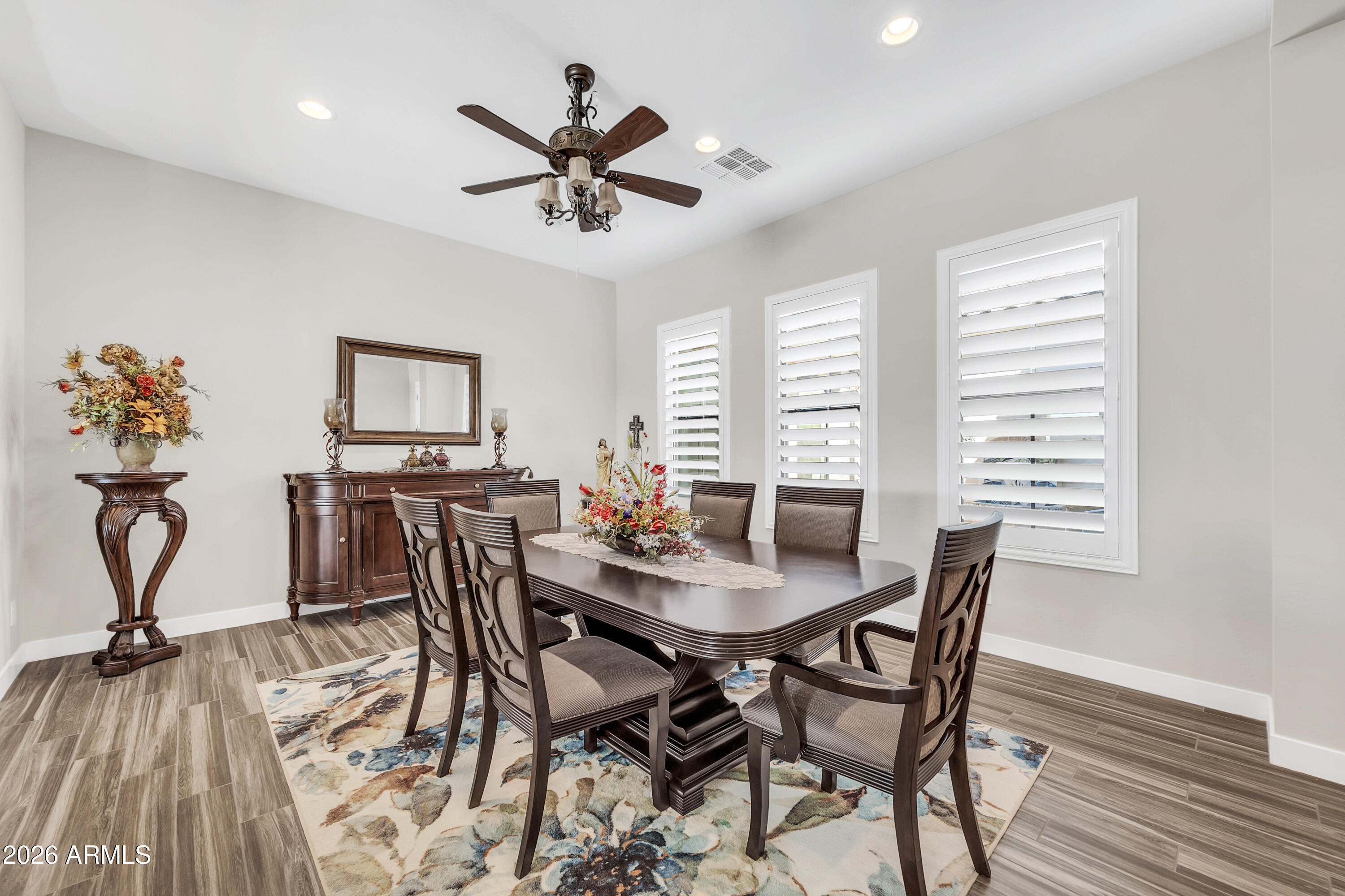 1867 E GILLCREST Road