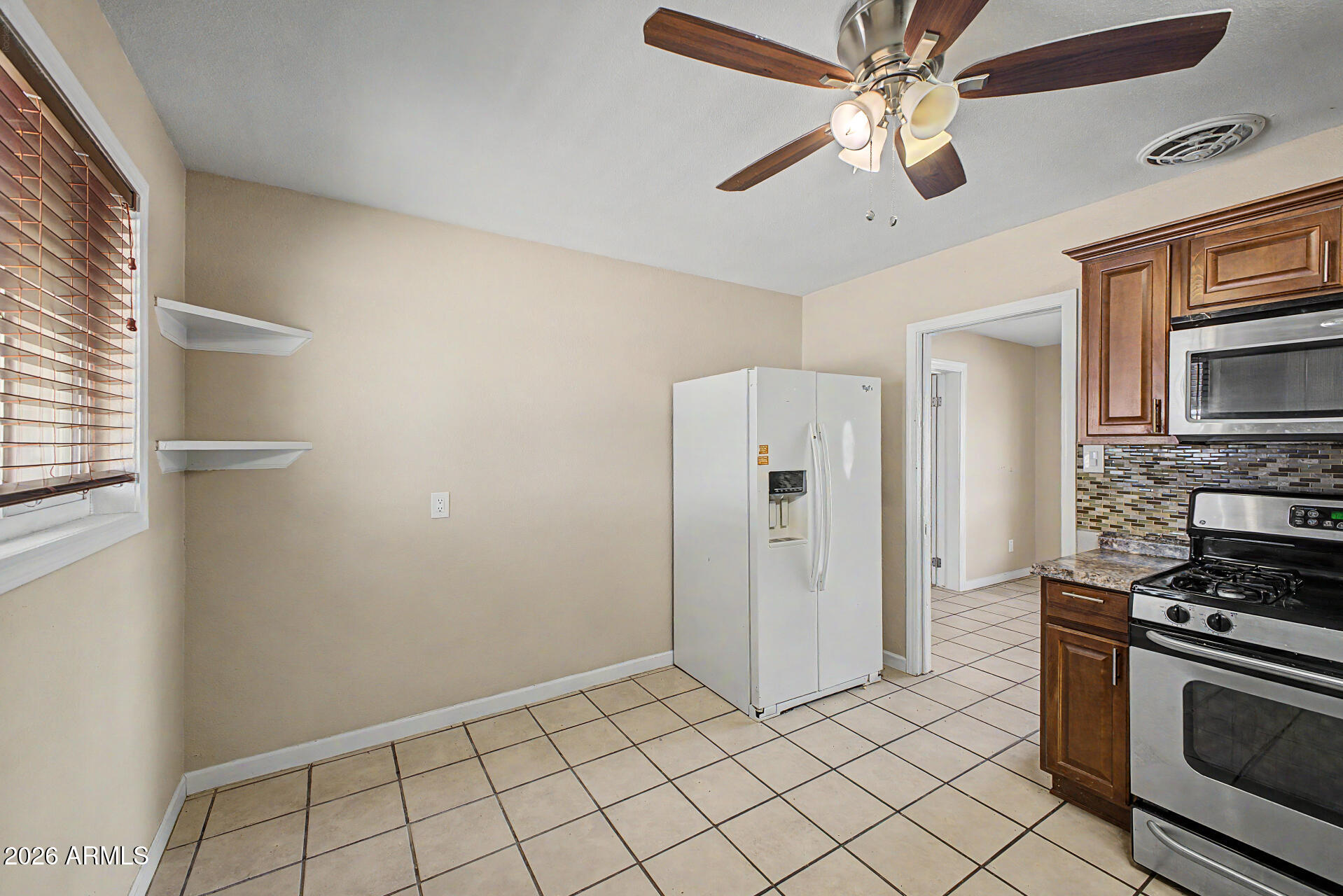 2929 W LOMA Lane