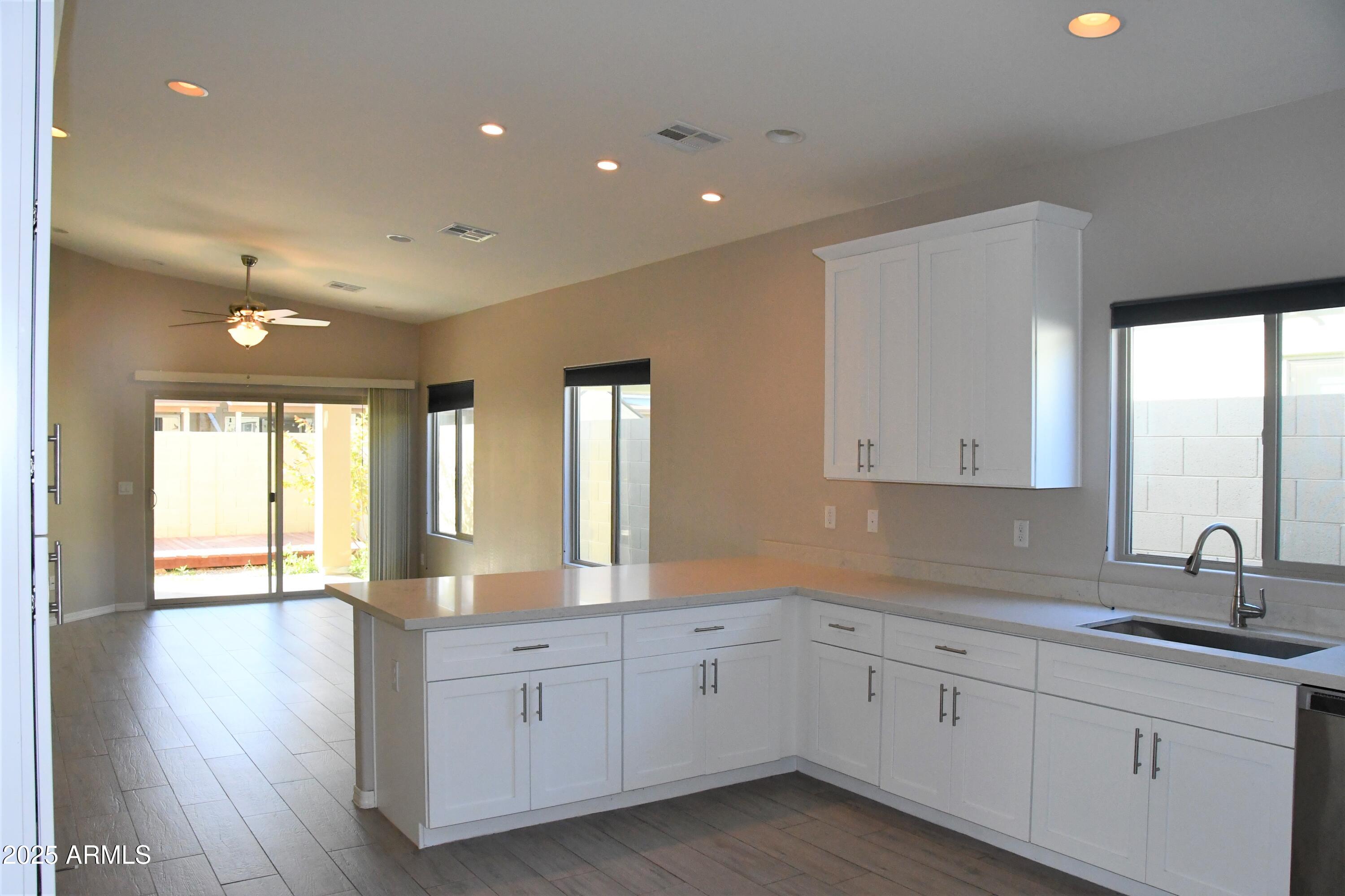 2362 W SIERRA VISTA Drive