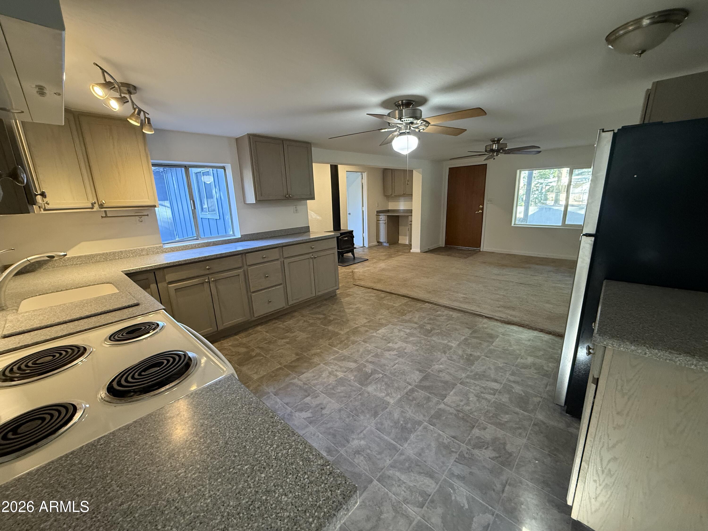 2058 PINEHAVEN Lane