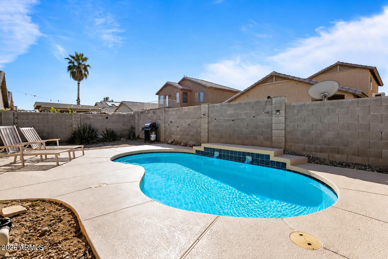 8775 W LAUREL Lane
